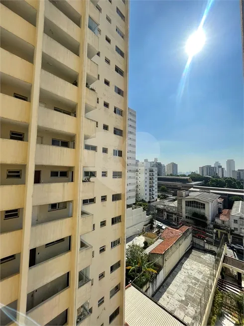 Foto 1 de Apartamento com 3 Quartos à venda, 65m² em Aclimação, São Paulo