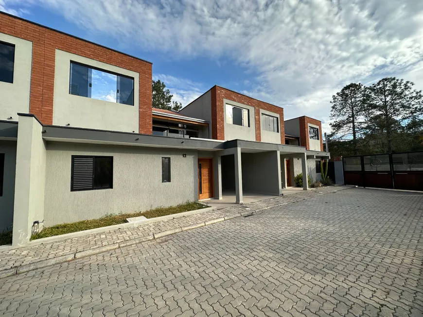 Foto 1 de Casa de Condomínio com 2 Quartos à venda, 122m² em Freguesia da Escada, Guararema