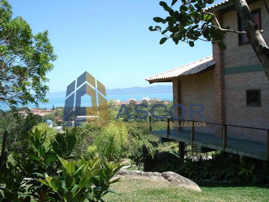 Foto 1 de Casa com 2 Quartos à venda, 400m² em Ponta das Canas, Florianópolis