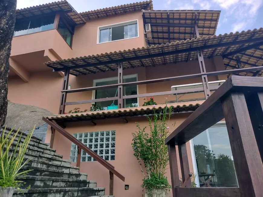 Foto 1 de Casa com 4 Quartos à venda, 373m² em Itacoatiara, Niterói