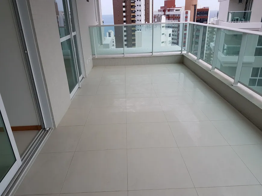 Foto 1 de Apartamento com 4 Quartos à venda, 186m² em Barra, Salvador