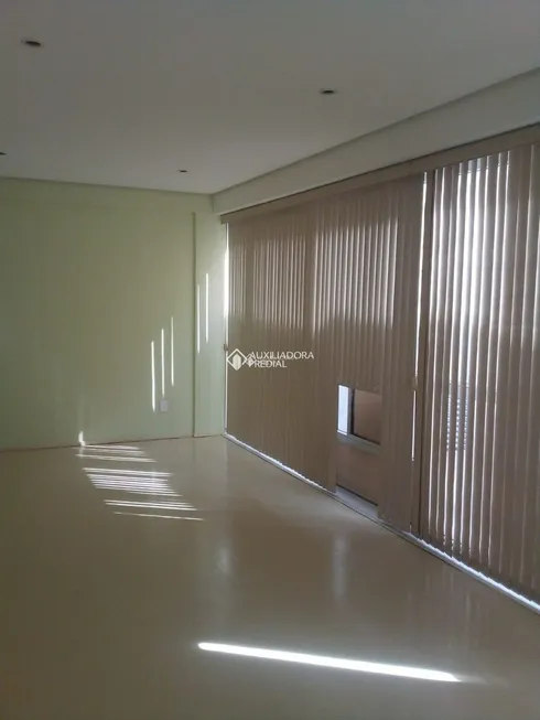 Foto 1 de Sala Comercial para alugar, 29m² em Rio Branco, Porto Alegre