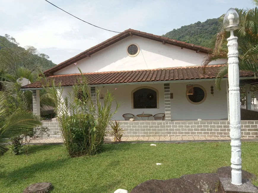 Foto 1 de Fazenda/Sítio com 3 Quartos à venda, 1200m² em Parque Silvestre, Guapimirim