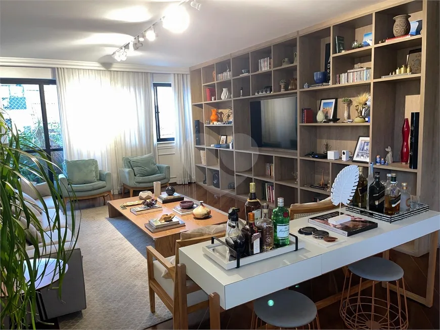 Foto 1 de Apartamento com 3 Quartos à venda, 200m² em Alto da Lapa, São Paulo