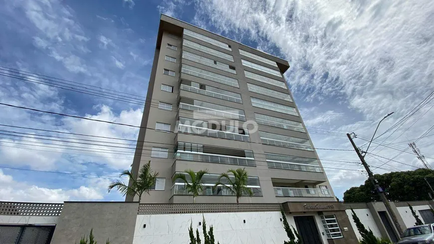 Foto 1 de Apartamento com 3 Quartos para alugar, 112m² em Santa Mônica, Uberlândia