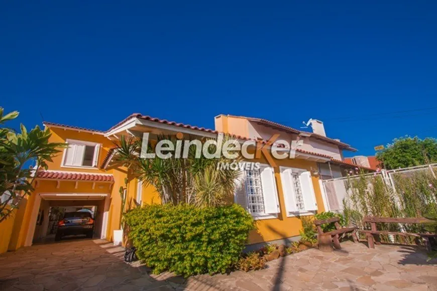 Foto 1 de Casa com 4 Quartos à venda, 285m² em Ipanema, Porto Alegre