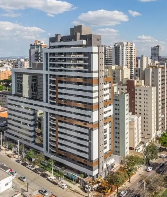 Foto 1 de Apartamento com 2 Quartos à venda, 76m² em Água Verde, Curitiba