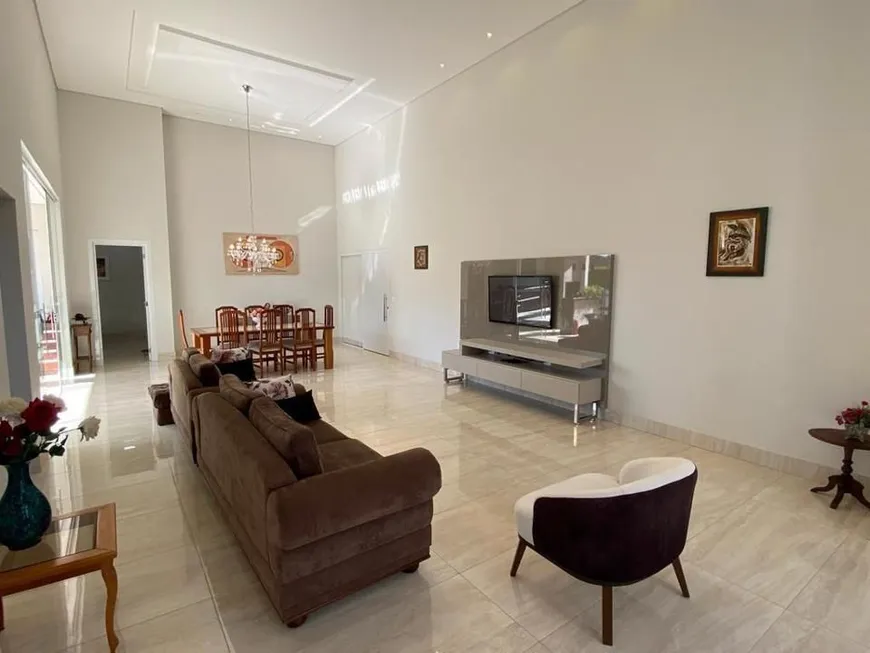 Foto 1 de Casa de Condomínio com 3 Quartos à venda, 269m² em Barcelona, Uberlândia
