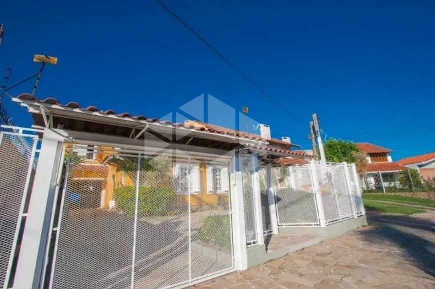 Foto 1 de Casa com 4 Quartos para alugar, 286m² em Espiríto Santo, Porto Alegre