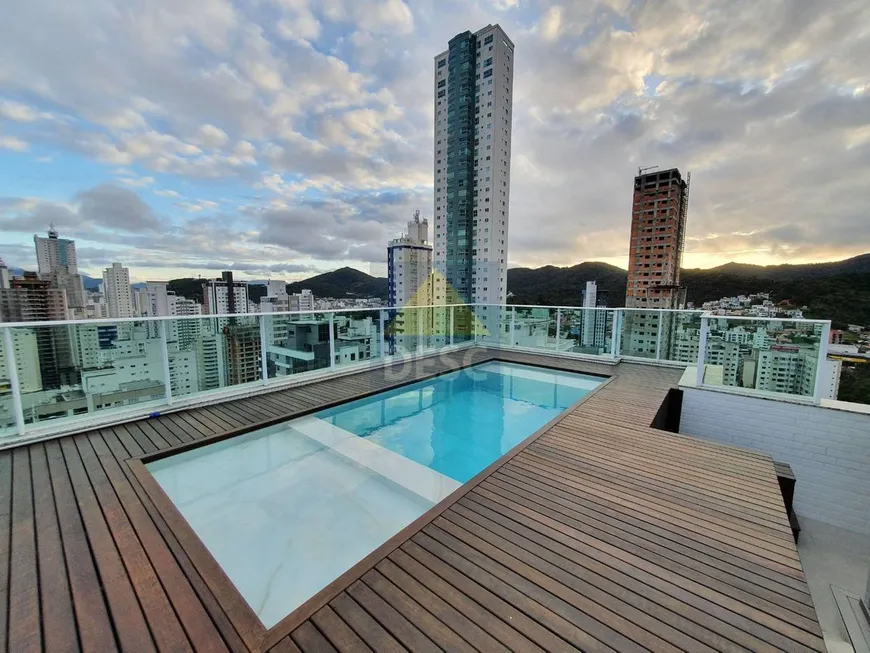Foto 1 de Apartamento com 3 Quartos à venda, 268m² em Pioneiros, Balneário Camboriú