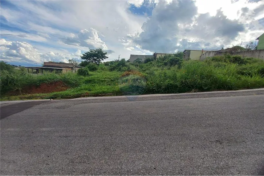 Foto 1 de Lote/Terreno à venda em Felipe Cláudio de Sales, Pedro Leopoldo