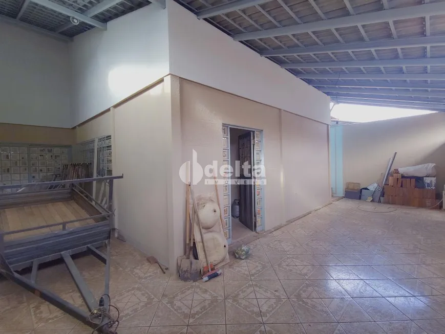 Foto 1 de Casa com 5 Quartos à venda, 215m² em Planalto, Uberlândia