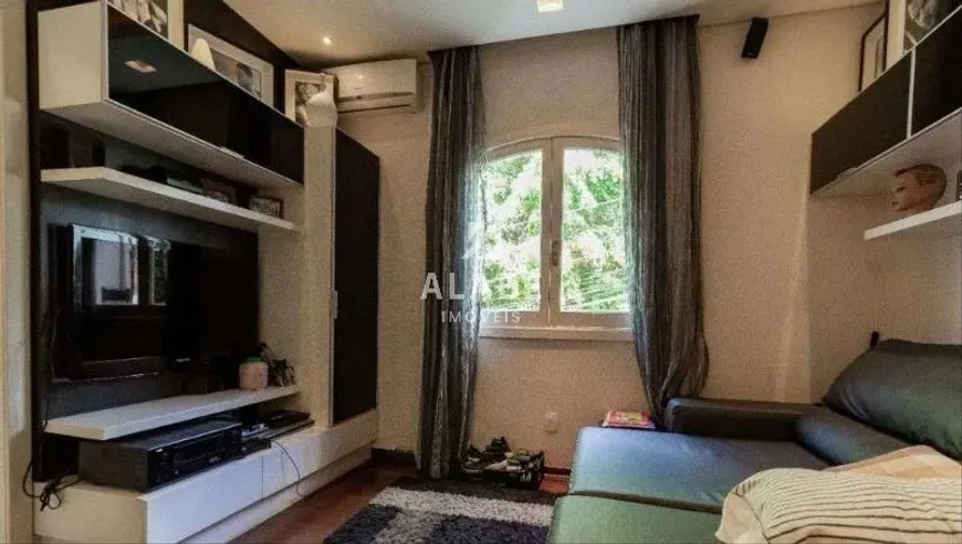 Foto 1 de Casa com 3 Quartos à venda, 380m² em Campo Belo, São Paulo