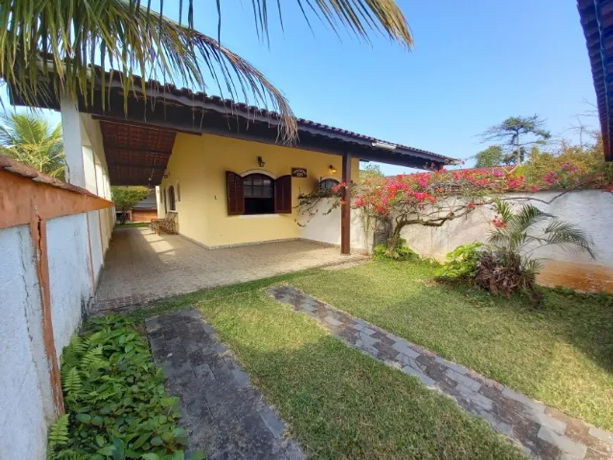 Foto 1 de Casa com 2 Quartos à venda, 150m² em Balneário Gaivota, Itanhaém