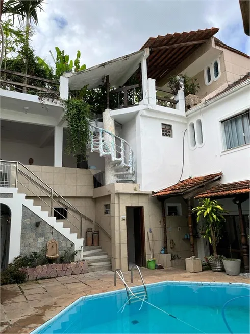 Foto 1 de Casa com 6 Quartos à venda, 180m² em Brotas, Salvador