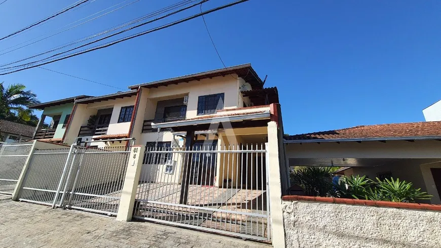 Foto 1 de Casa com 3 Quartos à venda, 100m² em América, Joinville