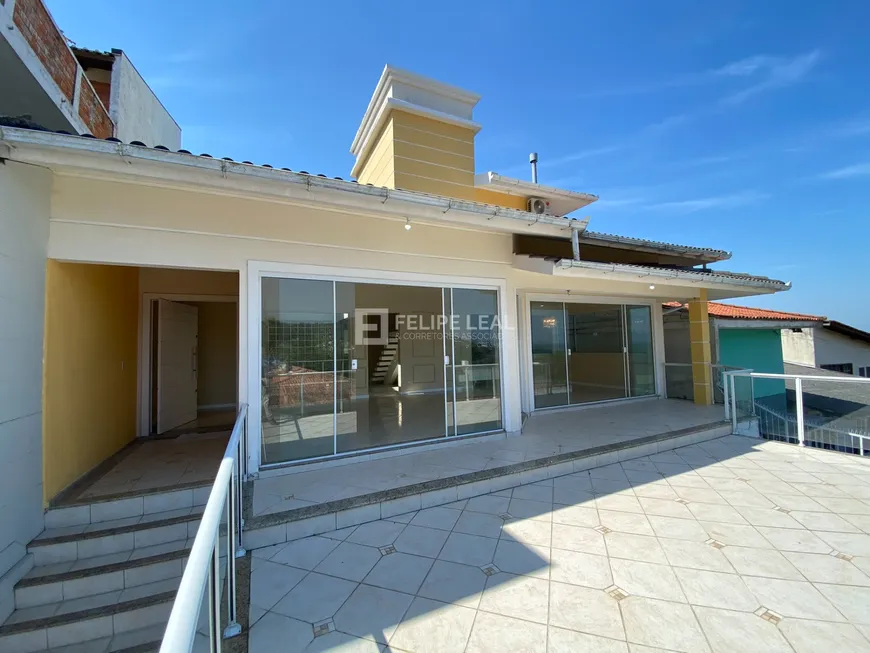 Foto 1 de Casa com 4 Quartos à venda, 242m² em Centro, São José