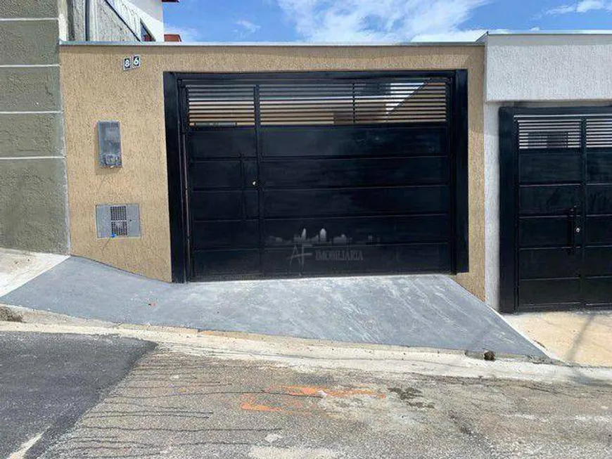 Foto 1 de Casa com 2 Quartos à venda, 73m² em Estoril, Taubaté