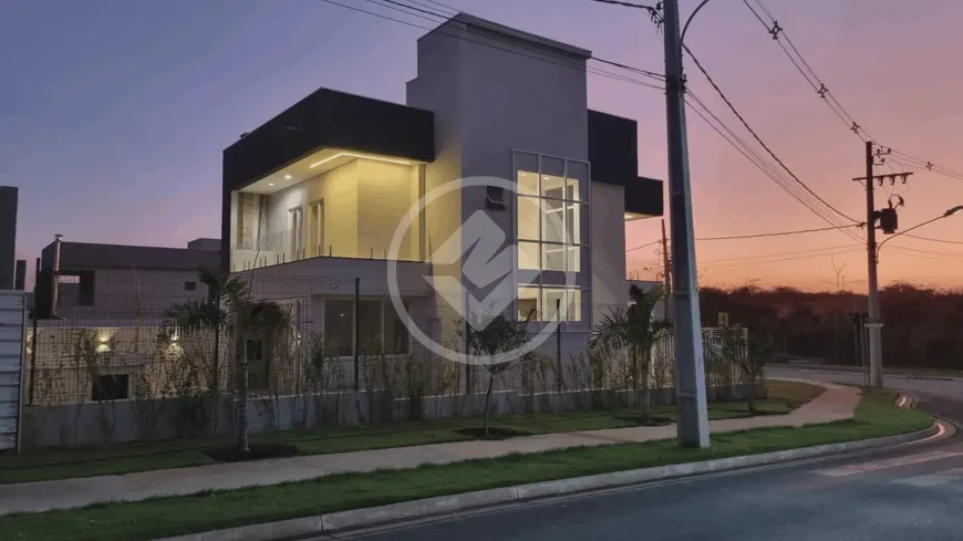 Foto 1 de Casa de Condomínio com 3 Quartos à venda, 233m² em Condomínio Belvedere II, Cuiabá