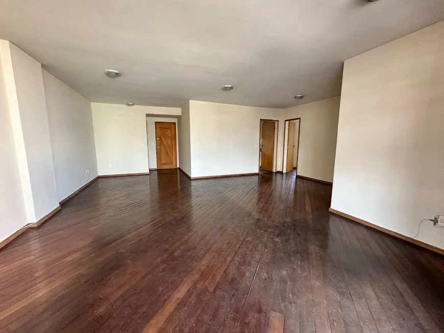 Foto 1 de Apartamento com 4 Quartos à venda, 223m² em Santa Helena, Juiz de Fora