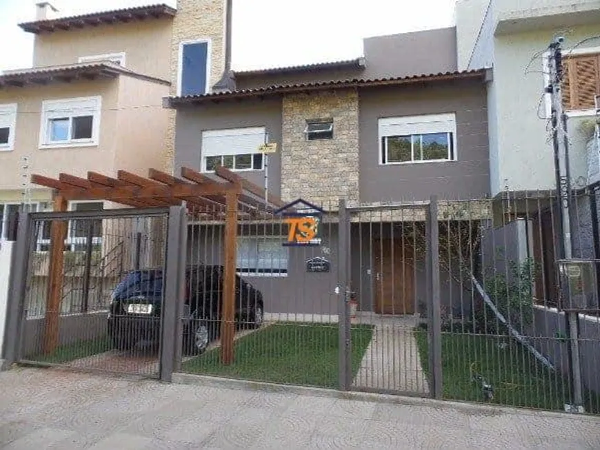 Foto 1 de Casa com 3 Quartos à venda, 240m² em Guarujá, Porto Alegre