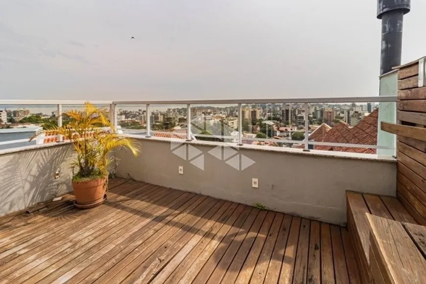Foto 1 de Casa com 2 Quartos à venda, 152m² em Tristeza, Porto Alegre