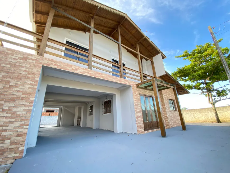 Foto 1 de Casa com 4 Quartos à venda, 220m² em Ponta do Papagaio, Palhoça