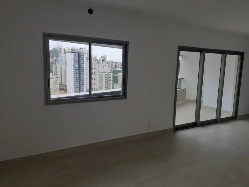 Foto 1 de Apartamento com 3 Quartos à venda, 129m² em Vale do Sereno, Nova Lima