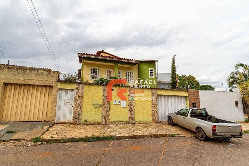 Foto 1 de Sobrado com 6 Quartos à venda, 275m² em Setor Leste, Gama