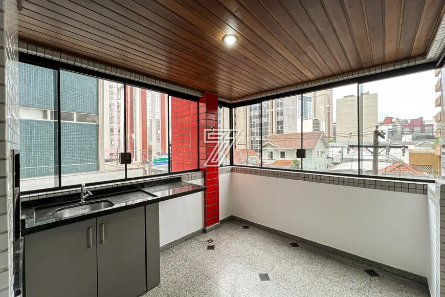 Foto 1 de Apartamento com 4 Quartos à venda, 151m² em Centro, Curitiba
