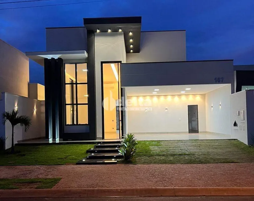 Foto 1 de Casa com 3 Quartos à venda, 200m² em Novo Mundo, Uberlândia