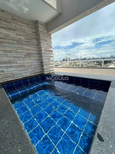 Foto 1 de Apartamento com 4 Quartos à venda, 180m² em Santa Mônica, Uberlândia