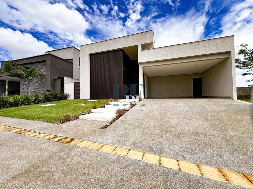 Foto 1 de Casa de Condomínio com 4 Quartos à venda, 230m² em Residencial Goiânia Golfe Clube, Goiânia