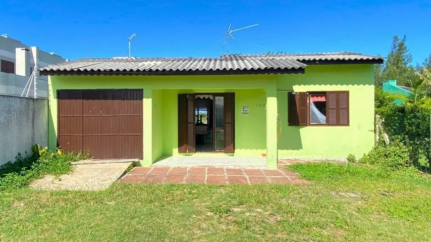 Foto 1 de Casa com 2 Quartos à venda, 70m² em Figueirinha, Arroio do Sal