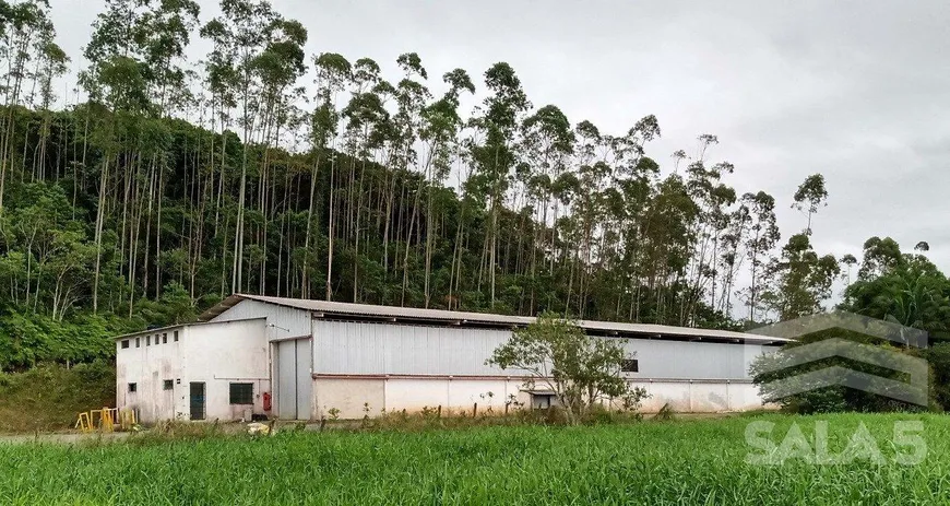 Foto 1 de Galpão/Depósito/Armazém à venda, 853m² em Corveta, Araquari