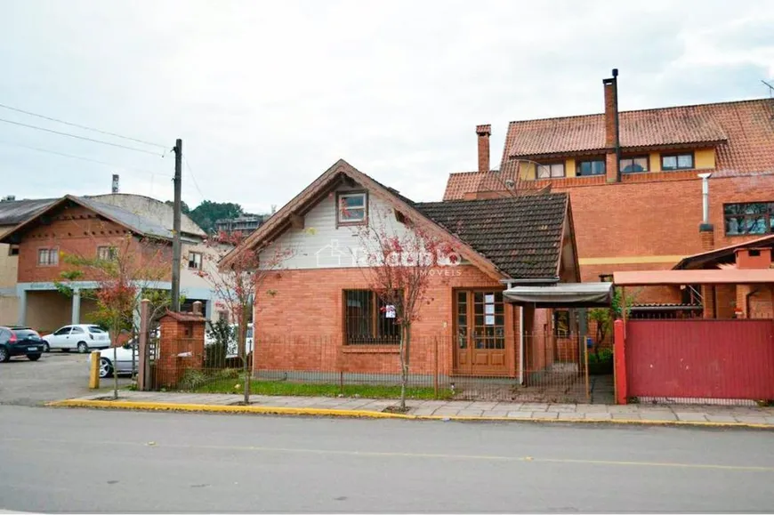 Foto 1 de Lote/Terreno à venda, 184m² em Floresta, Gramado