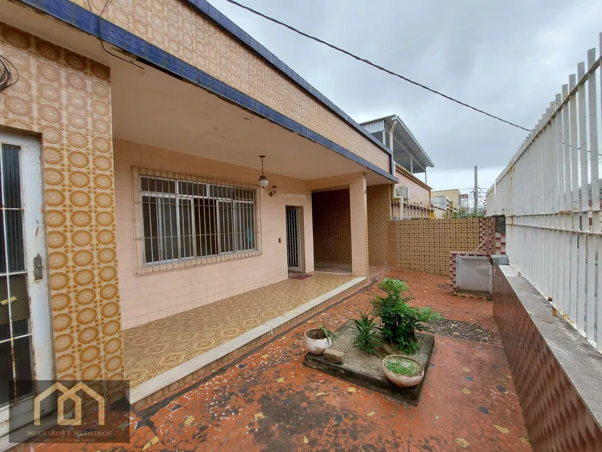 Foto 1 de Casa com 3 Quartos à venda, 210m² em Irajá, Rio de Janeiro