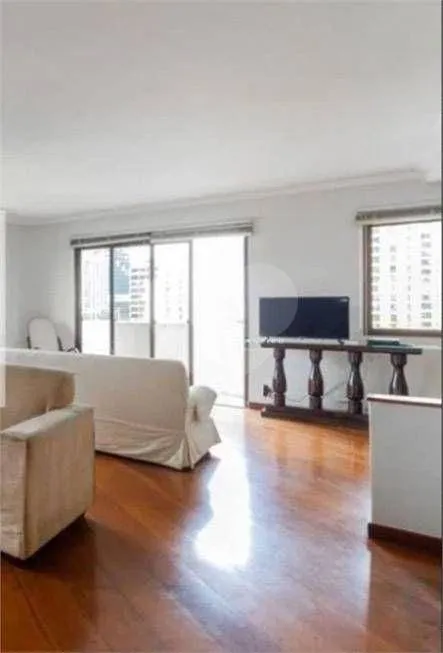 Foto 1 de Apartamento com 3 Quartos à venda, 197m² em Itaim Bibi, São Paulo