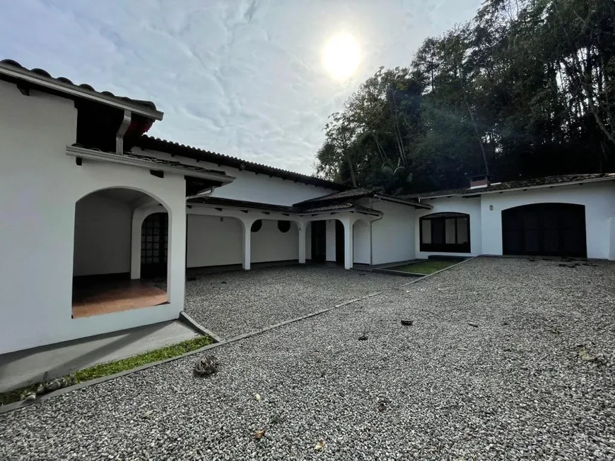 Foto 1 de Casa com 3 Quartos à venda, 211m² em Floresta, Joinville