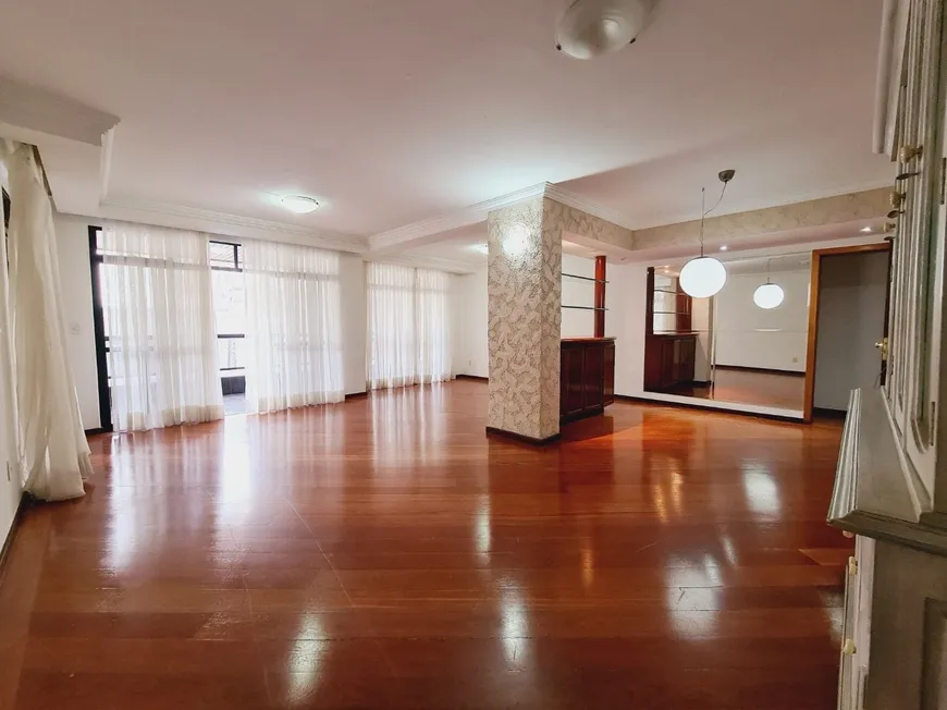 Foto 1 de Apartamento com 3 Quartos à venda, 230m² em Centro, Juiz de Fora