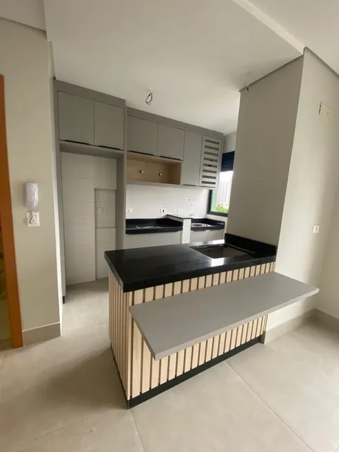 Foto 1 de Apartamento com 2 Quartos à venda, 55m² em Zona 01, Maringá