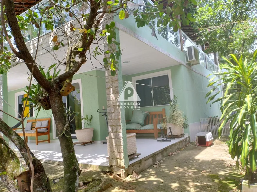 Foto 1 de Casa de Condomínio com 5 Quartos à venda, 190m² em Campo Grande, Rio de Janeiro