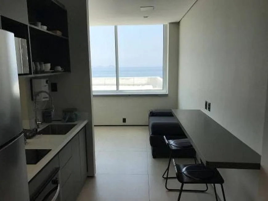 Foto 1 de Apartamento com 1 Quarto à venda, 30m² em Copacabana, Rio de Janeiro