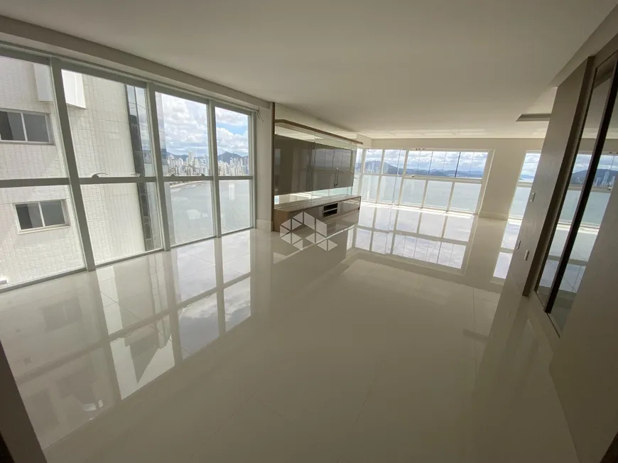 Foto 1 de Apartamento com 4 Quartos à venda, 237m² em Centro, Balneário Camboriú