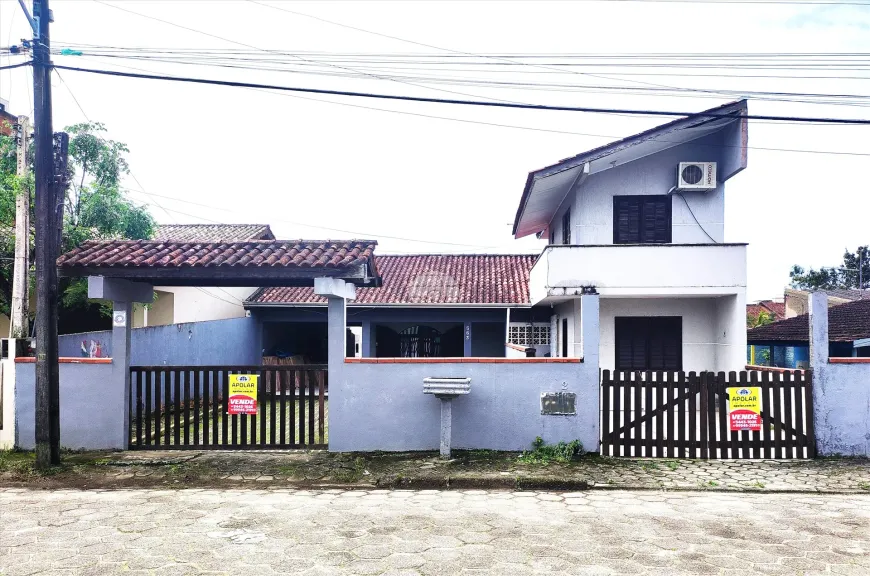 Foto 1 de Casa com 5 Quartos à venda, 166m² em Itapema do Norte, Itapoá