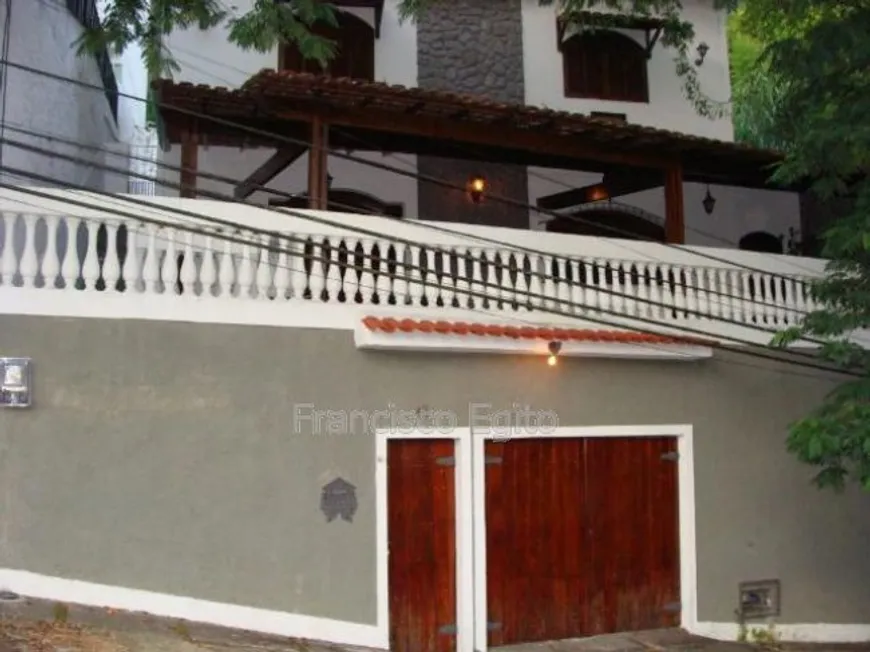 Foto 1 de Casa com 3 Quartos à venda, 150m² em Santa Rosa, Niterói