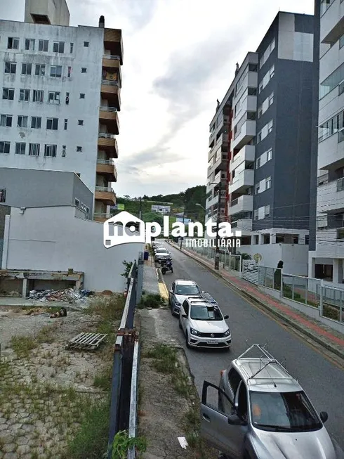 Foto 1 de Lote/Terreno à venda, 720m² em Praia Comprida, São José