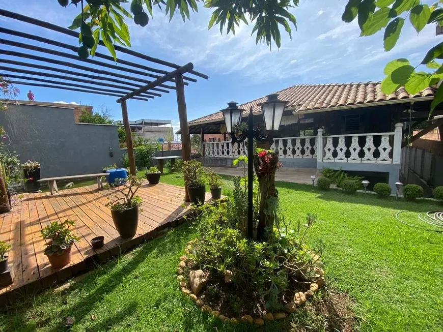 Foto 1 de Casa com 3 Quartos à venda, 240m² em Tijuca, Contagem