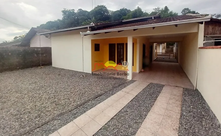 Foto 1 de Casa com 4 Quartos à venda, 140m² em João Costa, Joinville