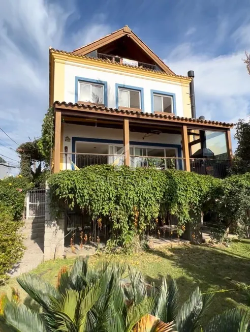 Foto 1 de Casa com 3 Quartos à venda, 327m² em Estreito, Florianópolis